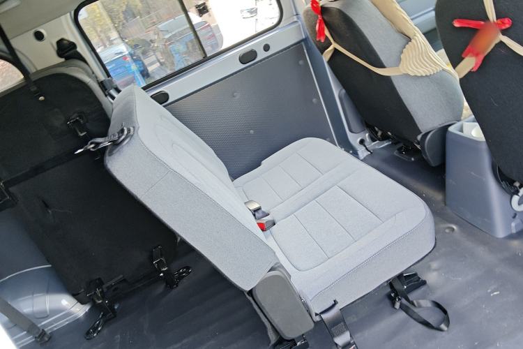 Used Wuling Yangguang 2024 300KM Comfort Version Passenger Van 75kW Left Rear Seat