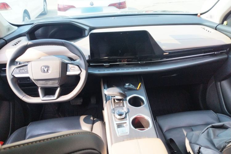 Used CHANGAN CS55PLUS 2022 2nd Generation 1.5T DCT Prestige Version Center Console