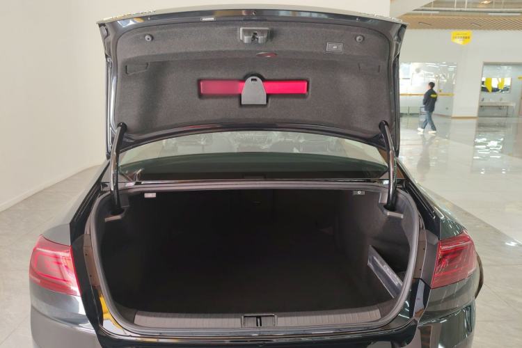 Used Volkswagen Magotan 2023 2 Million Units Commemorative Edition 330TSI DSG Luxury Version
