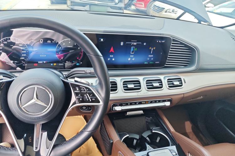 Used Mercedes-Benz GLE 2024 GLE 450 4MATIC AMG Line Center Console