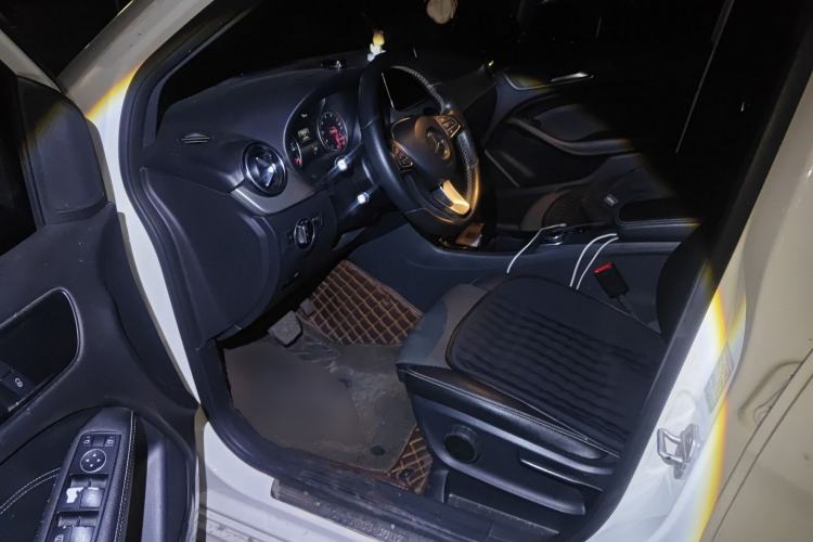 Used Mercedes-Benz B-Class 2015 B 200 Sport Edition Driver Seat