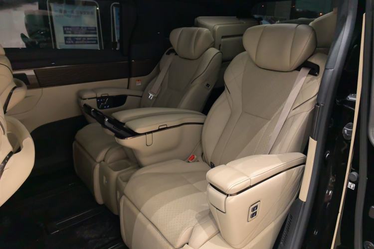 Used Toyota Vellfire 2024 Crown Dual-Engine 2.5L Supreme Executive Edition Interior 4