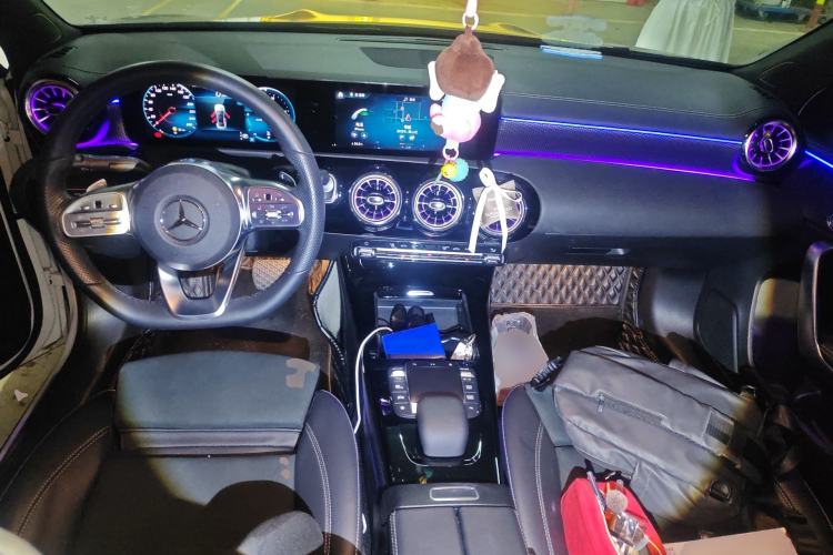 Used Mercedes-Benz A-Class 2022 Revised Version A 200 L Sport Sedan Fashionable Style Center Console