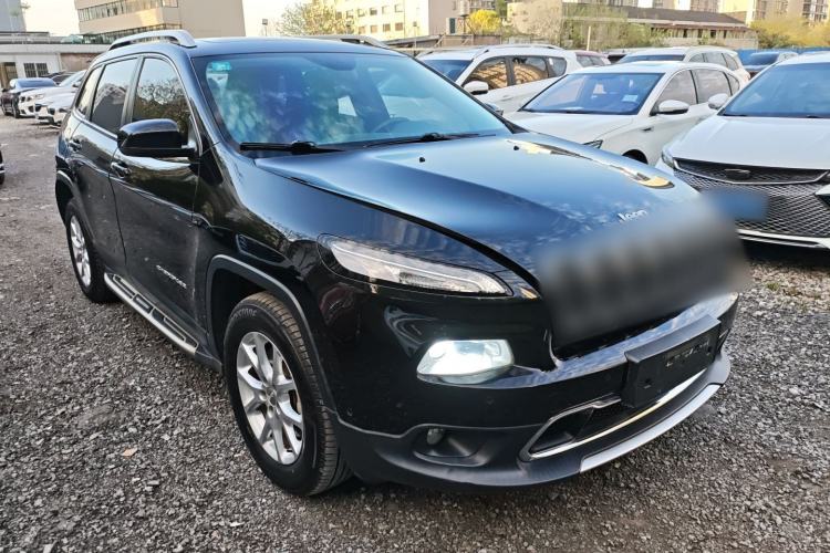 Used Jeep Cherokee 2016 2.4L Professional Smart Version
