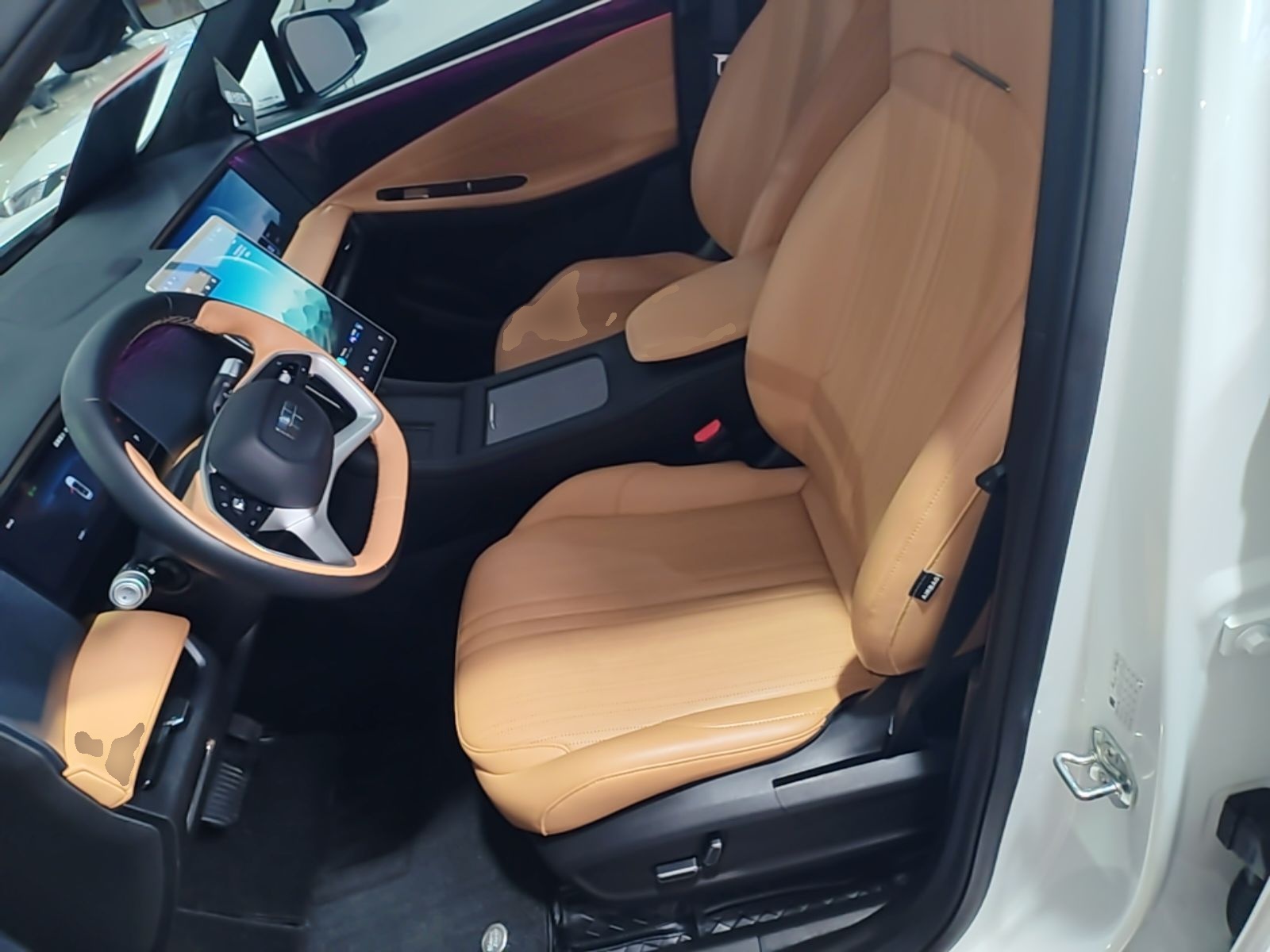 Geely Galaxy L7 2023 1.5T 115 km MAX — снимка 17