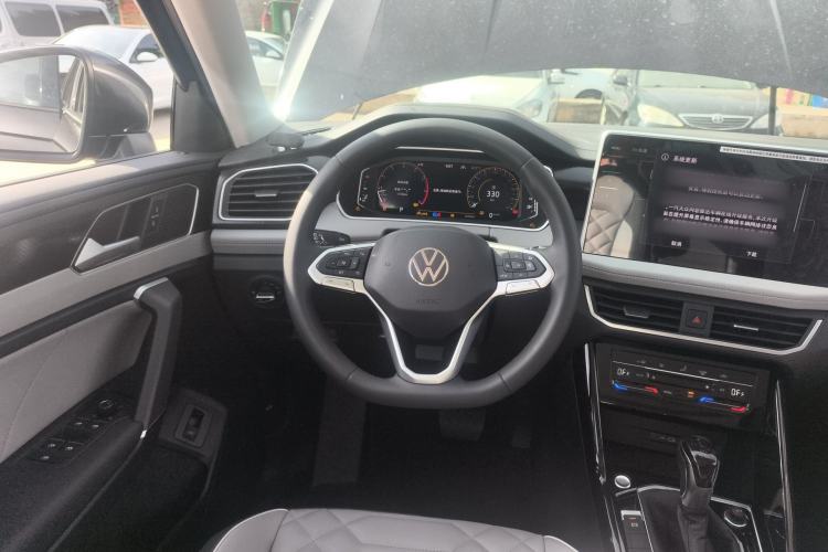 Used Volkswagen Tayron 2024 300TSI Two-Wheel-Drive Luxury Plus Advanced Version Steering Wheel