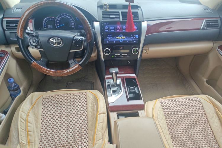 Used Toyota Camry 2012 2.0G Luxury Edition Center Console