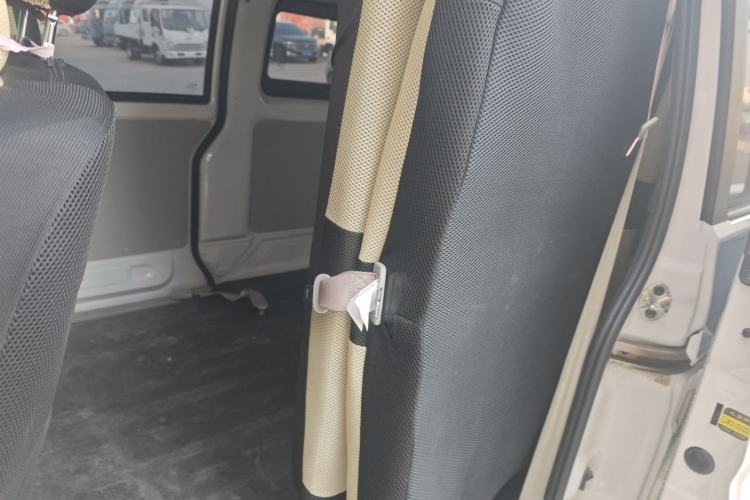 Used SRM Haoyun 2025 Launch Edition Farady 42.3 kWh 305 km 6 seats
