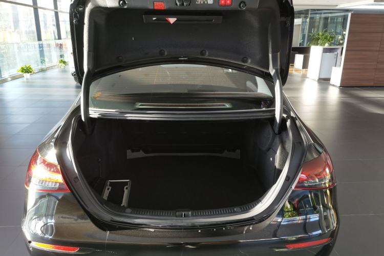 Used Mercedes-Benz E-Class 2023 Updated E 300 L Fashion Edition Trunk