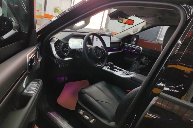 Used Tank 400 New Energy 2024 Hi4-T Off-Road Edition Left Front Seat