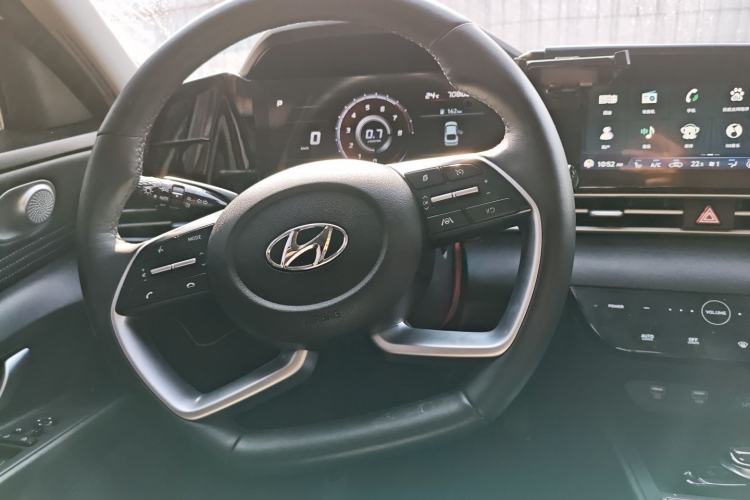 Used Hyundai Elantra 2022 1.5L CVT LUX Prestige Edition