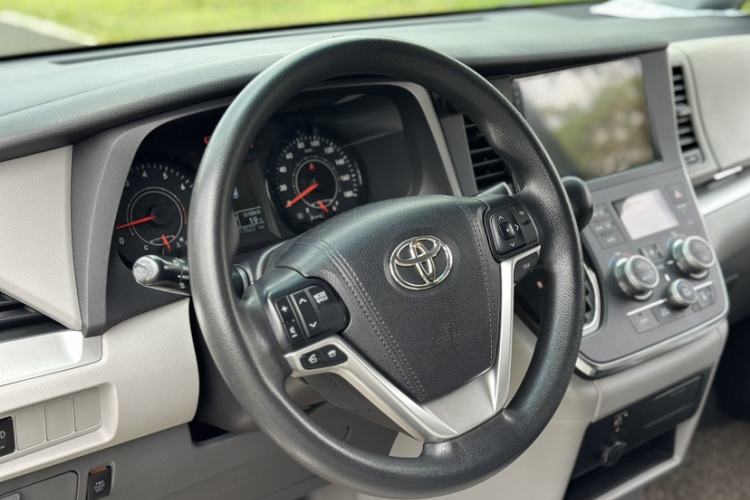 Used Toyota Sienna (Parallel Import) 2015 3.5L Two-Wheel Drive L
