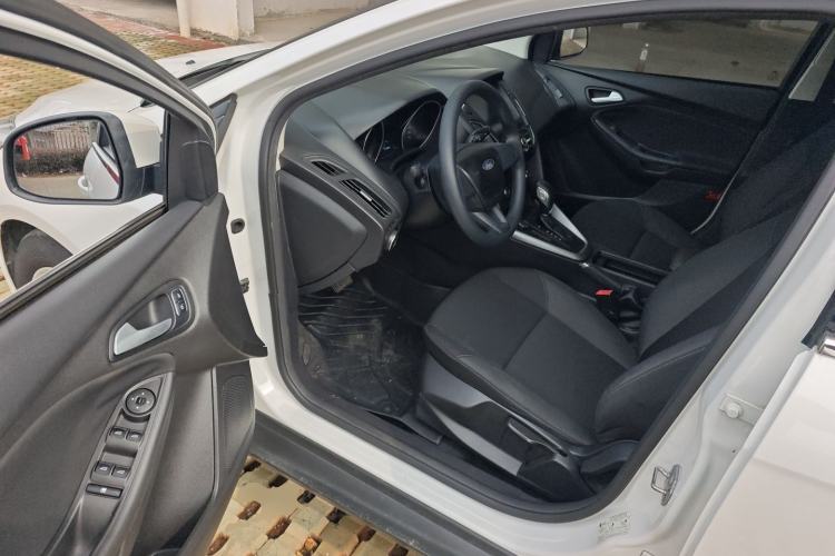 Used Ford Focus 2017 Hatchback 1.6L Automatic Comfort Plus SmartDrive Edition
