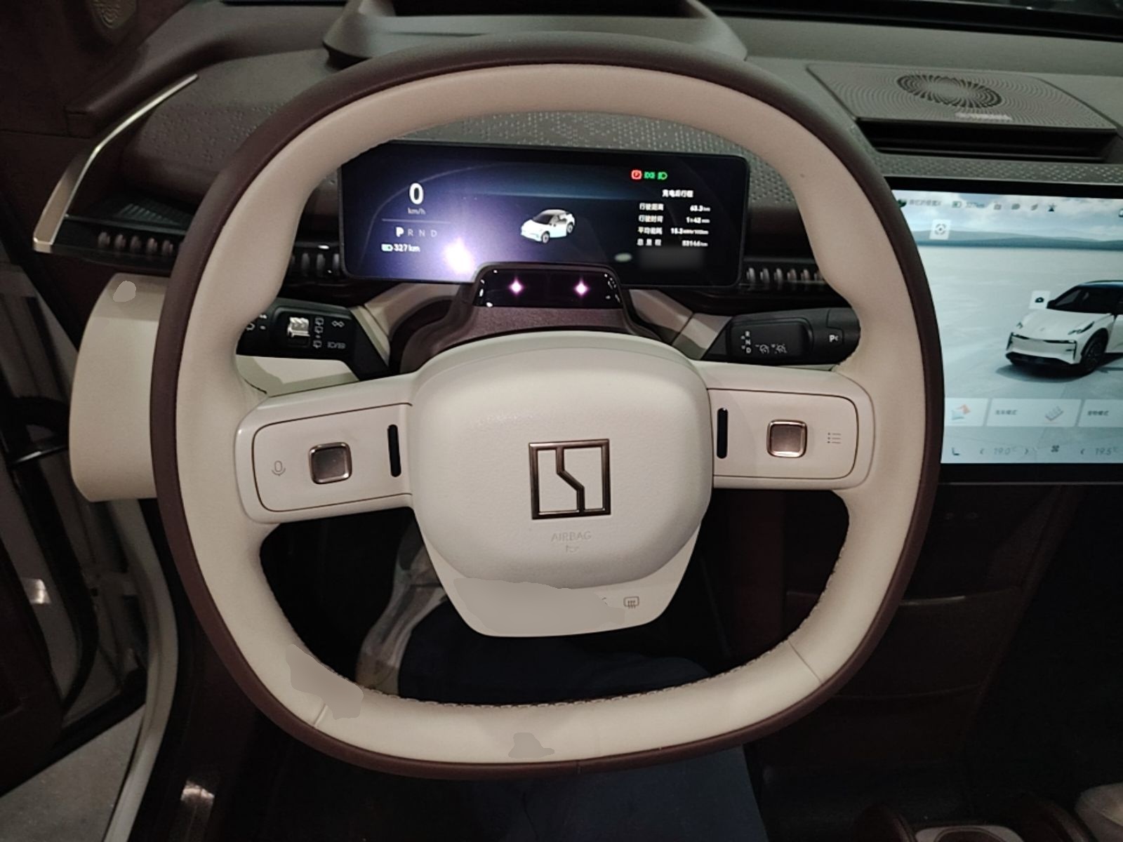 Zeekr X 2023 Four-Wheel Drive YOU Edition 4 Seats — снимка 13