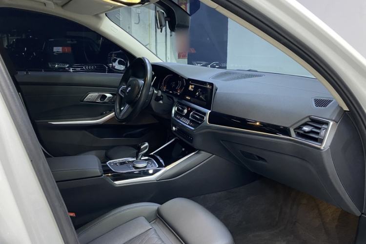 Used BMW 3 Series 2022 320Li M Sport Package Interior 4
