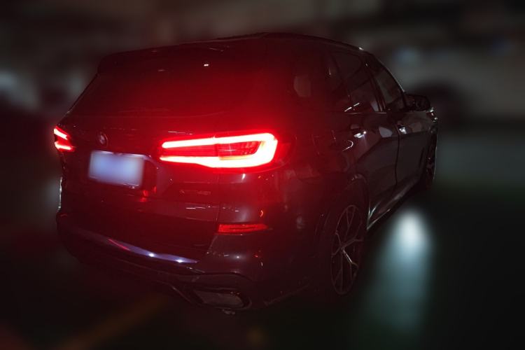 Used BMW X5 2020 xDrive40i Luxury Model with M Sport Package Rear Right 45 Deg