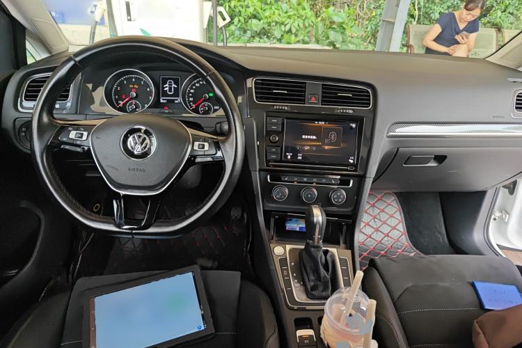 Used Volkswagen Golf 2019 280TSI DSG Luxury Version China VI Standard Center Console