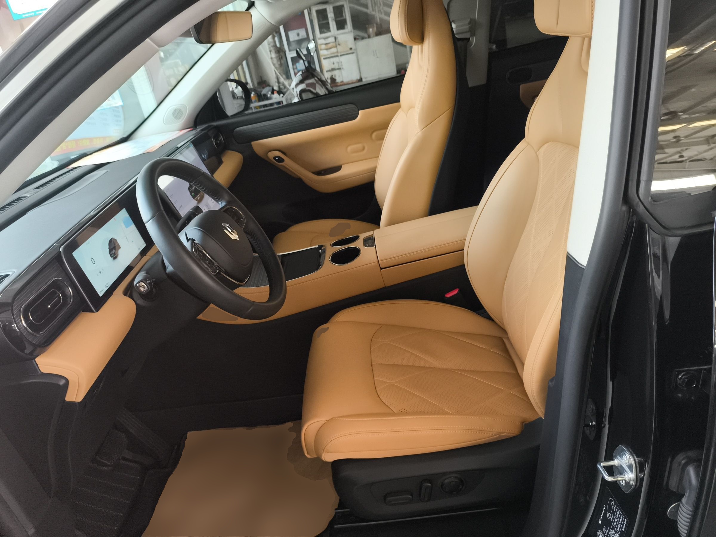 Переднее сиденье в автомобиле