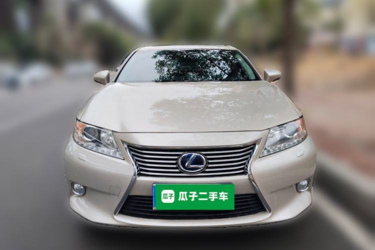 Used Lexus ES 2013 300h Luxury Edition