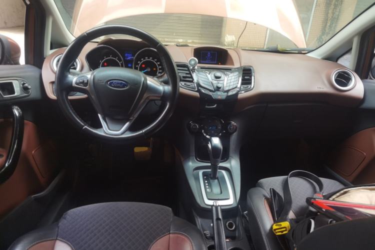 Used Ford Fiesta 2014 Hatchback 1.0 GTDi Automatic Dynamic Model Center Console