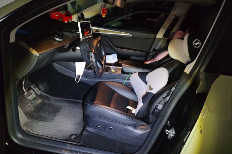 Used Tesla Model Y 2023 Long-Range All-Wheel-Drive Version