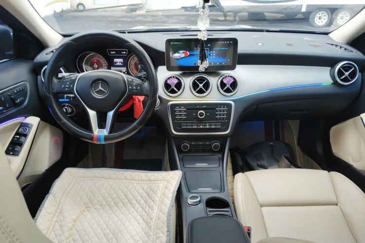 Used Mercedes-Benz GLA 2016 GLA 200 Fashion Model Center Console