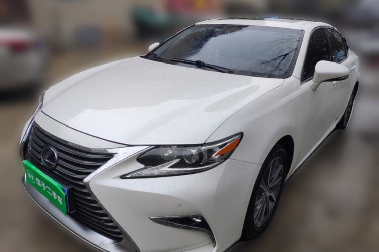 Used Lexus ES 2015 300h Comfort Edition