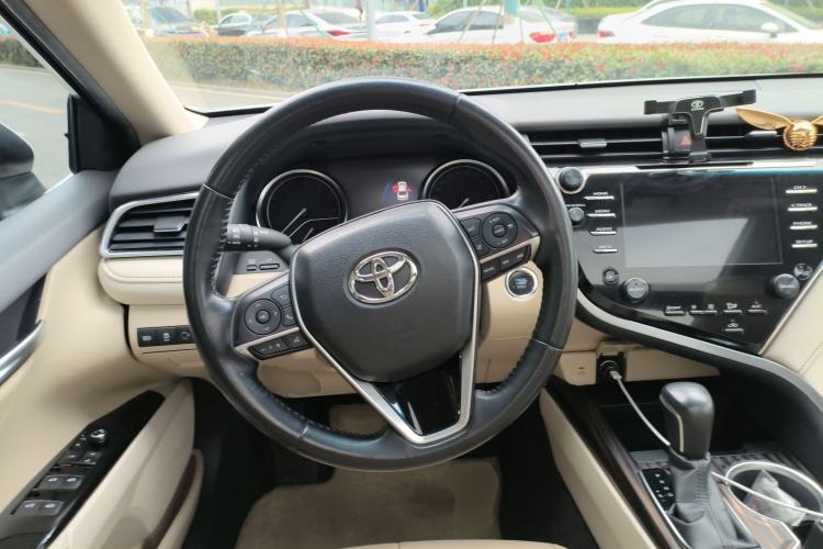 Used Toyota Camry 2018 2.5G Luxury Edition
