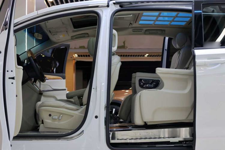 Used Buick GL8 2018 ES 28T Comfort Model China VI Standard
