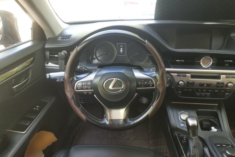 Used Lexus ES 2015 200 Elite Edition
