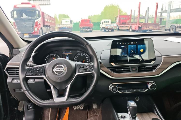 Used Nissan Teana 2021 2.0L XL Comfort Edition Center Console