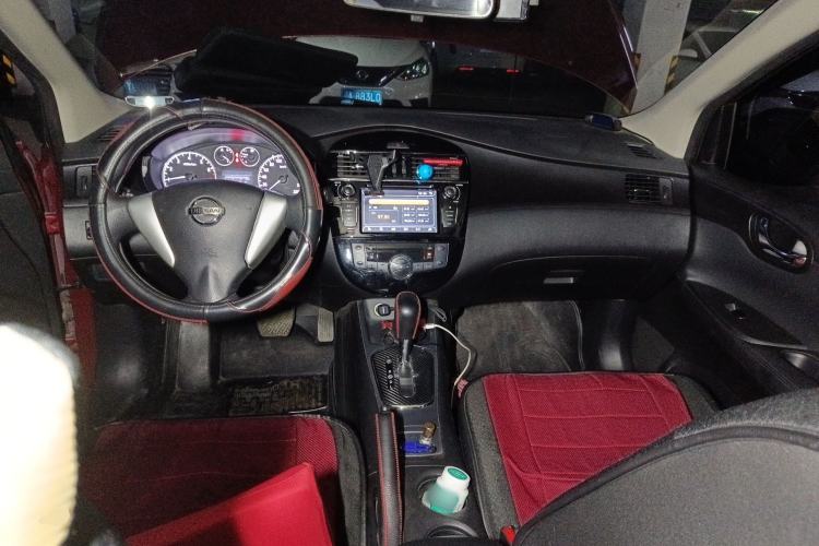 Used Nissan Tiida 2014 1.6L CVT Smart Model Center Console