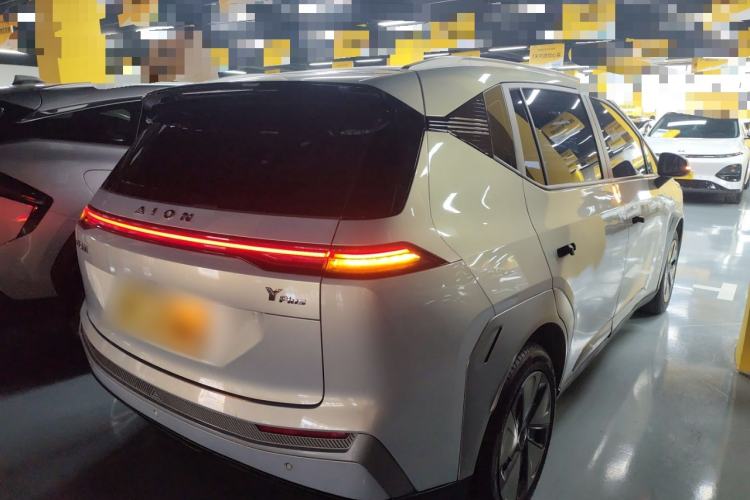 Used AION Y 2024 Younger