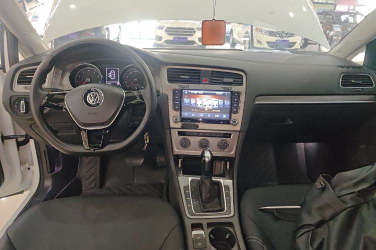 Used Volkswagen Golf 2016 1.6L Automatic Comfort Model
