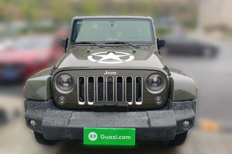 Used Jeep Wrangler 2015 2.8TD Sahara Four-Door Comfort Edition Front
