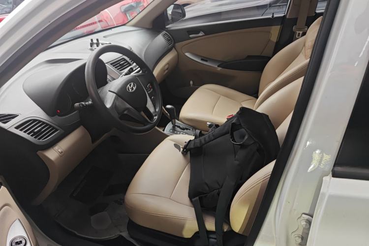 Used Hyundai Verna (older generation) 2014 1.4L Automatic Leading-Edge GLX Left Front Seat