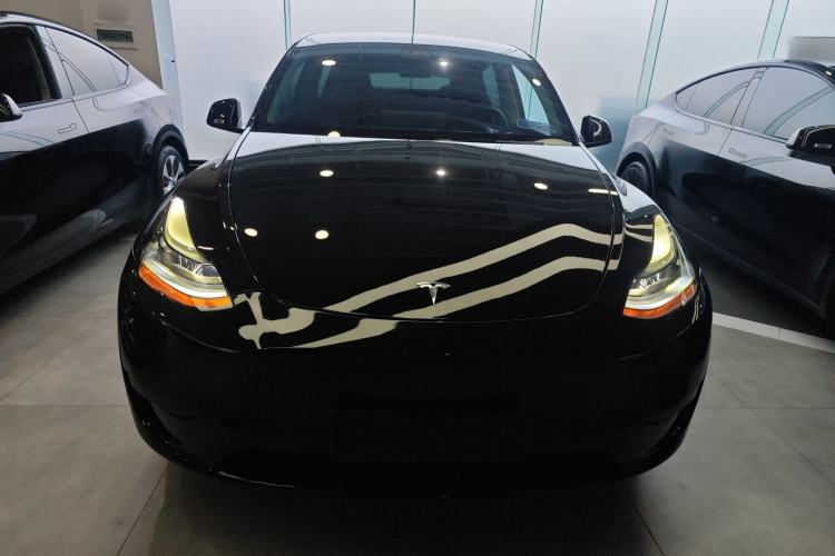 Used Tesla Model Y 2023 Rear-Wheel-Drive Version Front