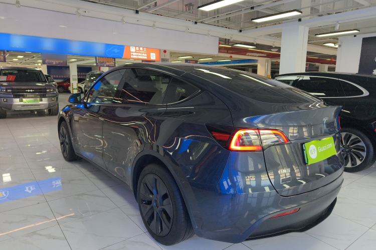 Used Tesla Model Y 2024 Rear-Wheel-Drive Version Rear Left 45 Deg