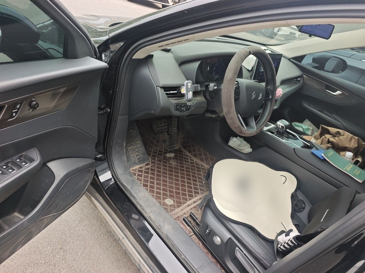 Hongqi E-QM5 2023 Revised Version Basic Travel Edition — снимка 19