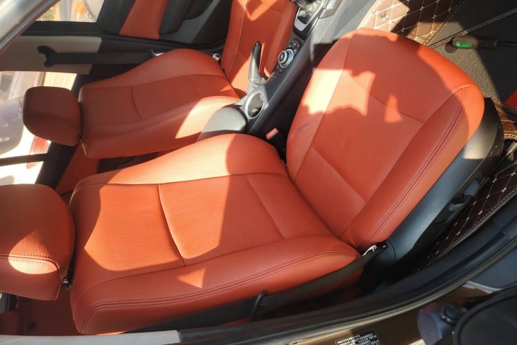 Used BMW X1 2015 sDrive18i Fashion Upgrade Edition Right Front Seat