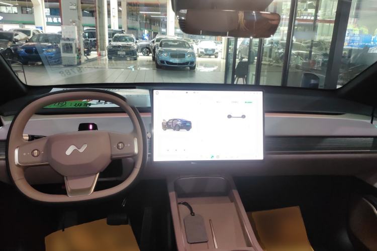 Used ONVO L60 2024 60 kWh Rear-Drive Version Center Console