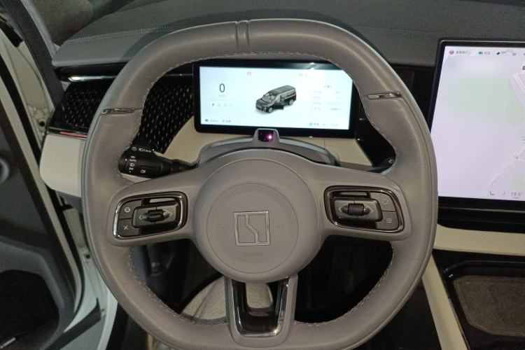 Used Zeekr 009 2024 Six-Seat Executive Version 4WD 108 kWh Steering Wheel