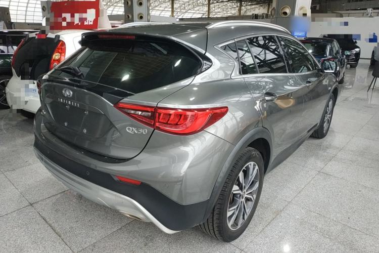 Used Infiniti QX30 2017 2.0T Four-Wheel Drive Fashion Edition
