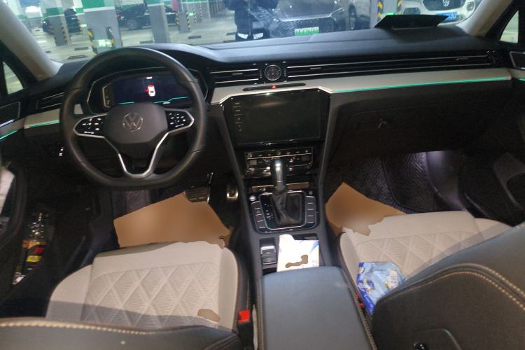 Used Volkswagen Magotan 2023 2 Million Units Commemorative Edition 330TSI DSG Luxury Version Center Console