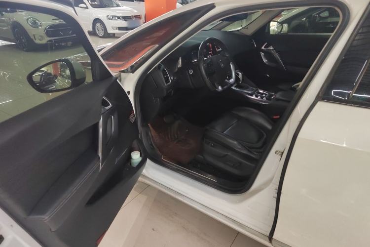 Used DS 5 2015 1.6T Luxury Edition THP160