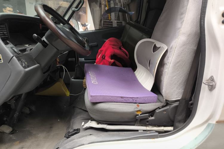 Used Jinbei Hiace 2011 2.5T Fifth-Generation Entrepreneur Edition Classic Version YC4FB90-36