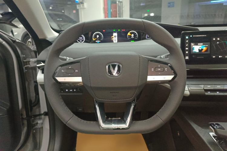 Used Changan UNI-V iDD 2023 Zhidian iDD 1.5T 113km Smart & Fun Version (Rapid Edition)
