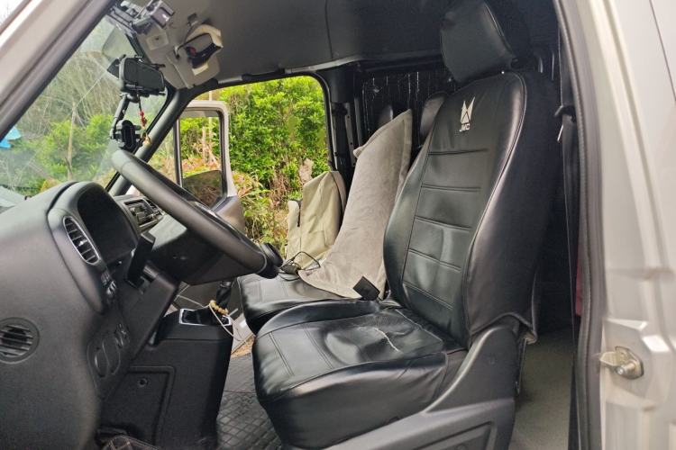 Used JMC Transit 2021 2.8T Space King Standard Version Short Wheelbase Mid-Height Roof 6-Seater Diesel Euro VI JX493
