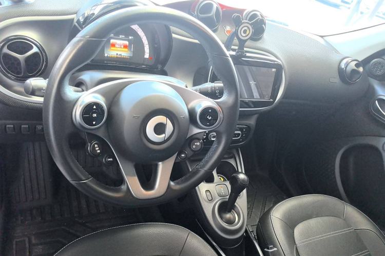 Used smart forfour 2016 0.9T 66 kW Pioneer Edition