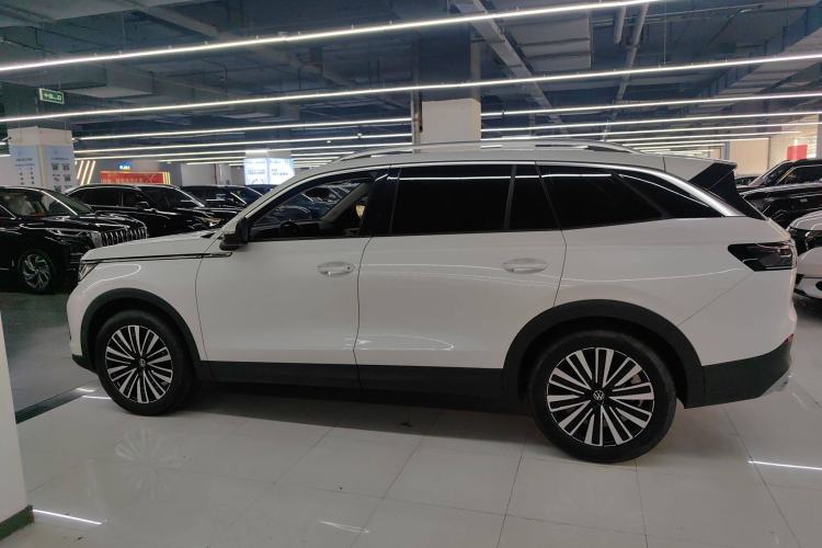 Used Volkswagen Tavendor 2023 330TSI Luxury Touring Edition